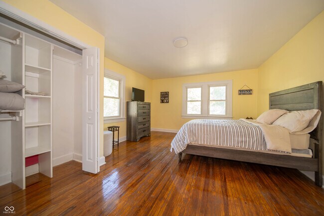 Building Photo - 5446 N College Ave