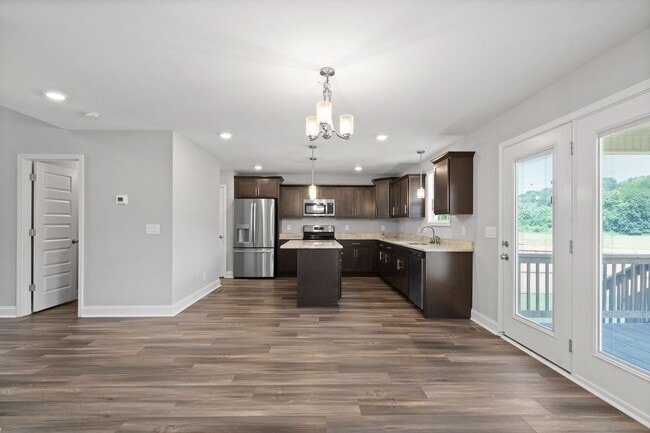 Building Photo - Beautiful Home Close to Fort Campell Ready for You to Make New Memories In