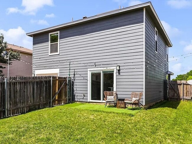 Building Photo - 5505 Viewpoint Dr