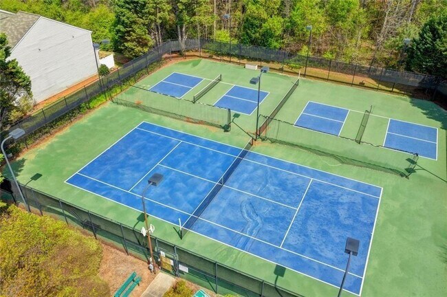 Building Photo - 310 Azalea Cir