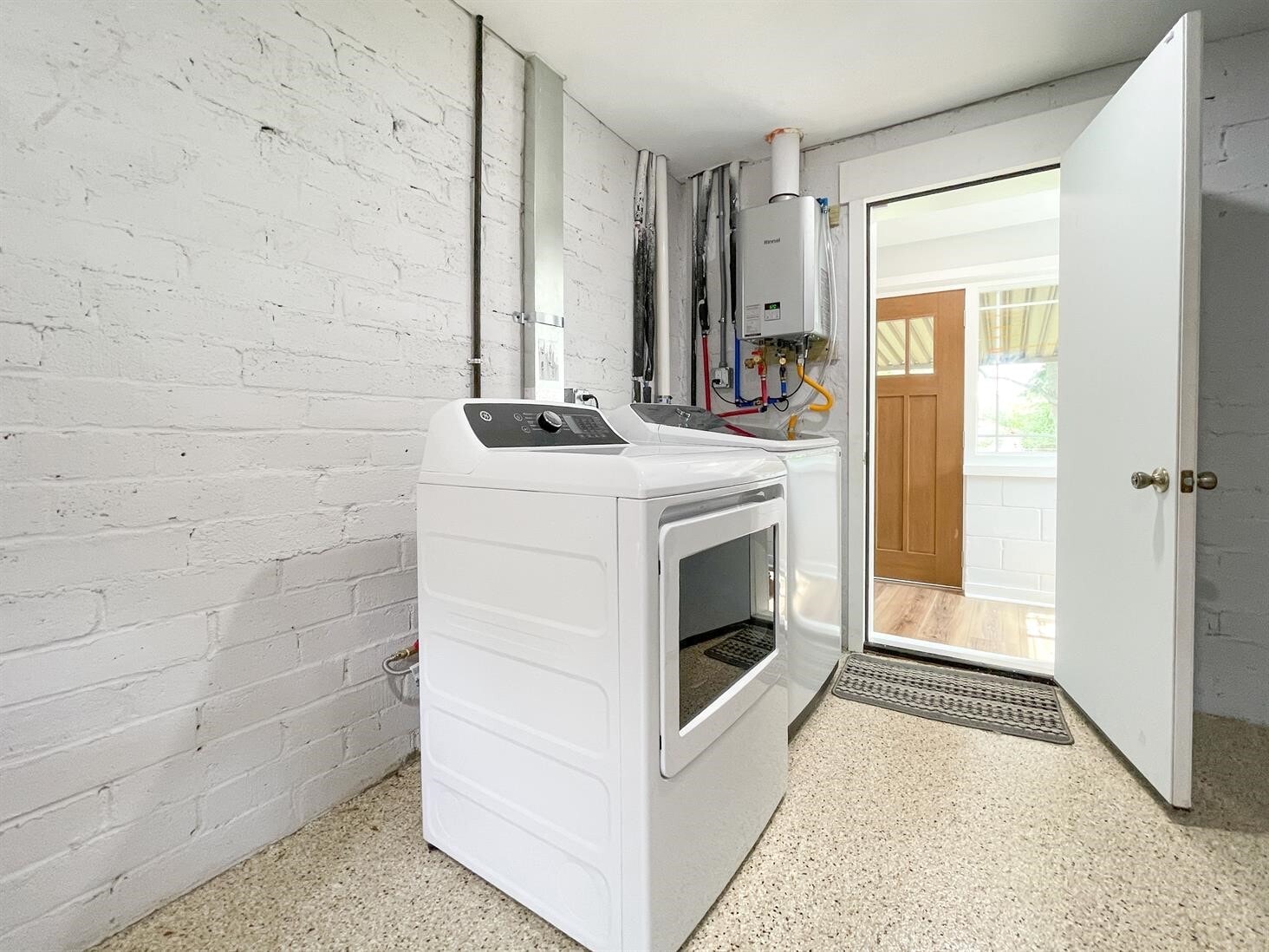 Building Photo - 3010 Cole Ave