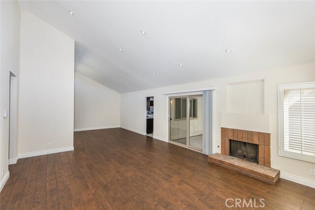 Building Photo - 1 Navarre