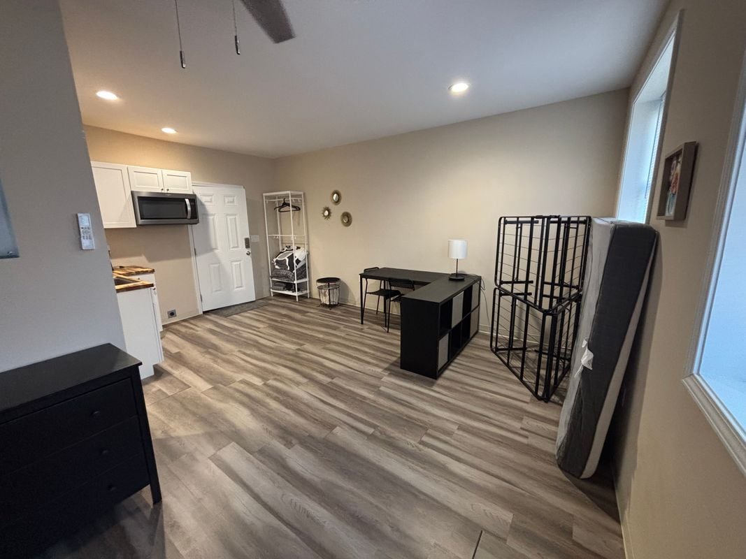 Building Photo - 643 Washington St