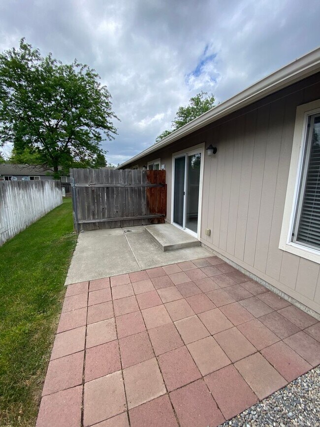 Primary Photo - Canfield Court Condo (APP#170)
