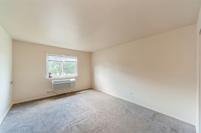 Building Photo - 270 12th St