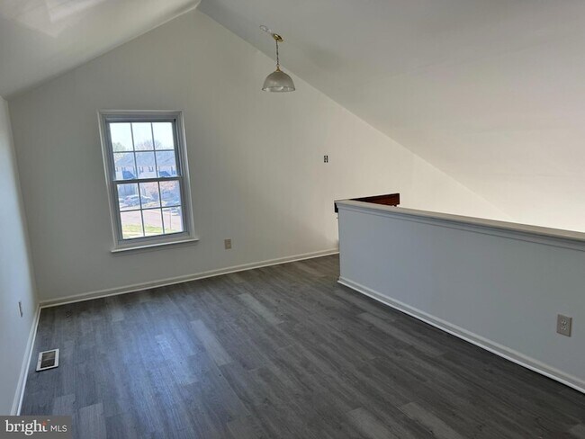 Building Photo - 632B Palmer Ln