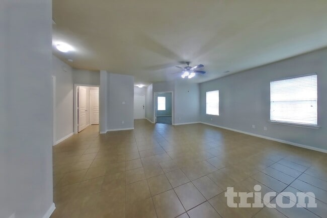 Building Photo - 2122 Hackberry Bank Ln