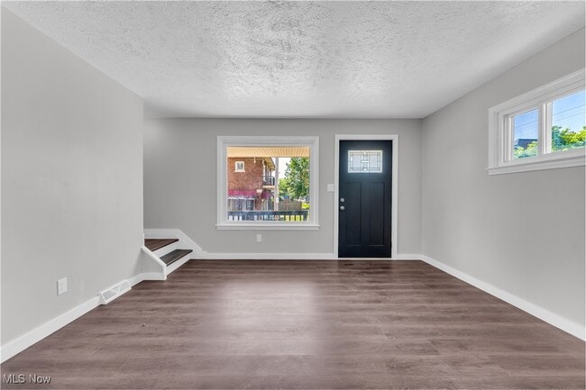 Building Photo - 17308 Grovewood Ave