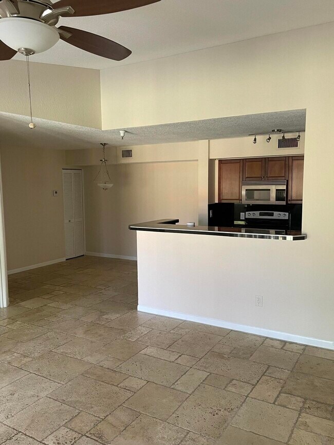 Building Photo - 160 Yacht Club Way