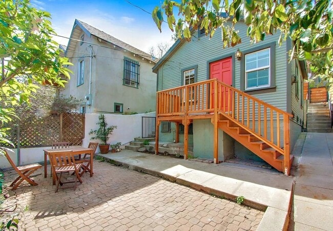 Primary Photo - 654 Amador St