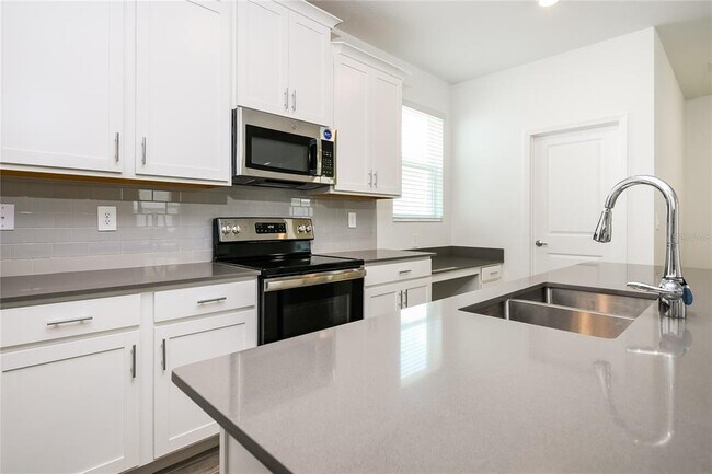 Building Photo - 6433 Sprucepine Ln