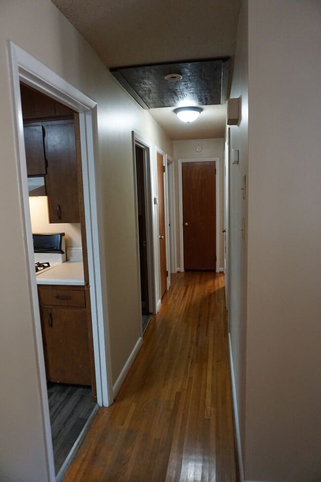 Building Photo - 77 Somerset Dr