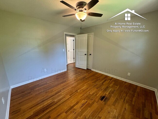 Building Photo - 1304 Bradley Ln