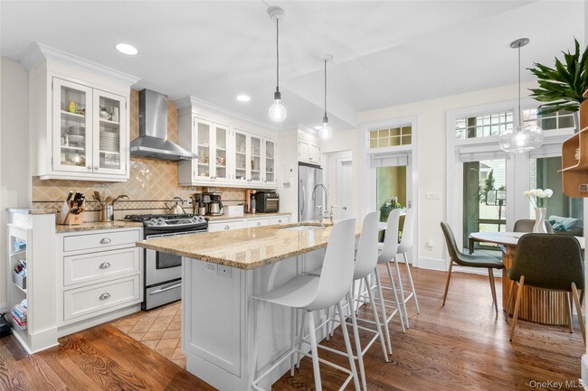 Building Photo - 39 Hillcrest Ave