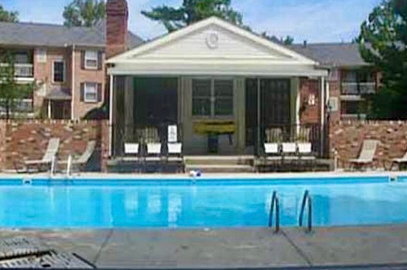 Building Photo - 991 Manor Ln