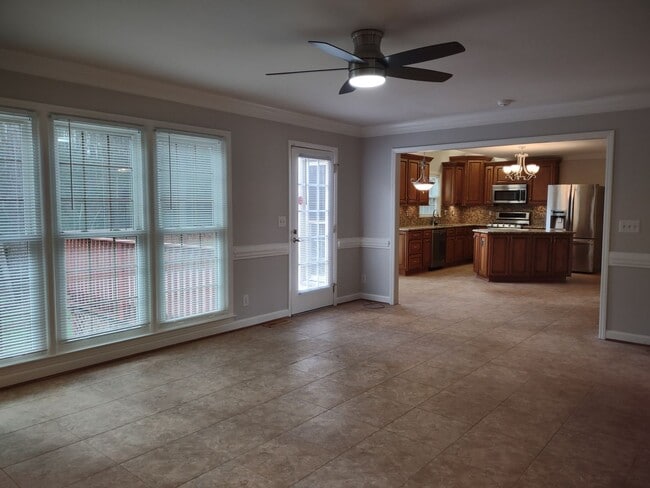 Building Photo - Move-In ready Home located in the Winterbr...