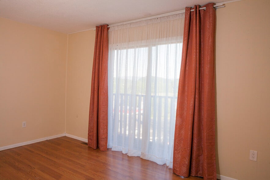Upstairs Second Bedroom - 1805 King College Rd