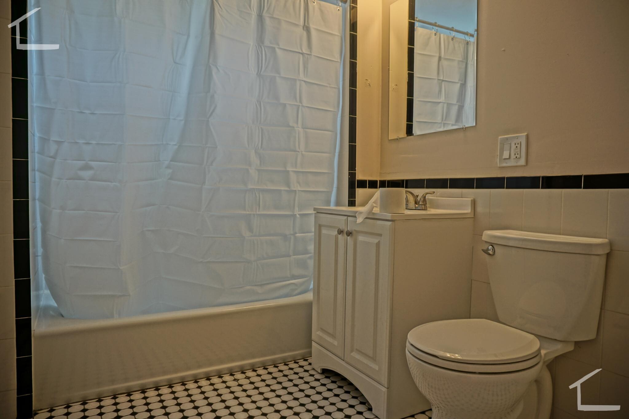 Building Photo - 12 Chester St