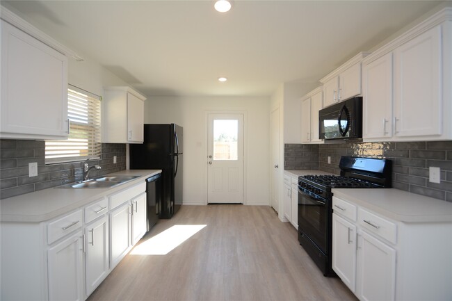 Building Photo - 1319 Winding Willow Dr