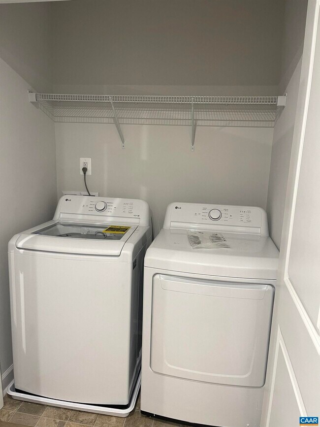 Building Photo - 5178 Golf Dr