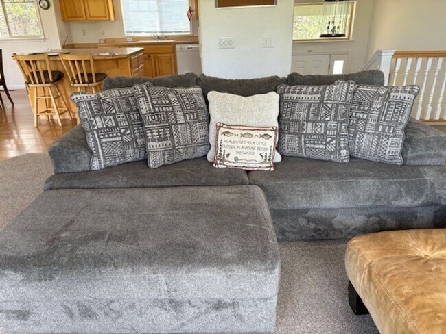 Building Photo - Furnished Seasonal Rental Through May 31, ...
