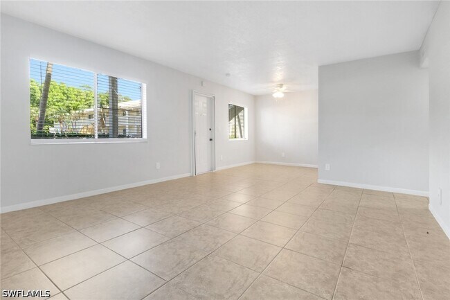 Building Photo - 4635 Bayshore Dr