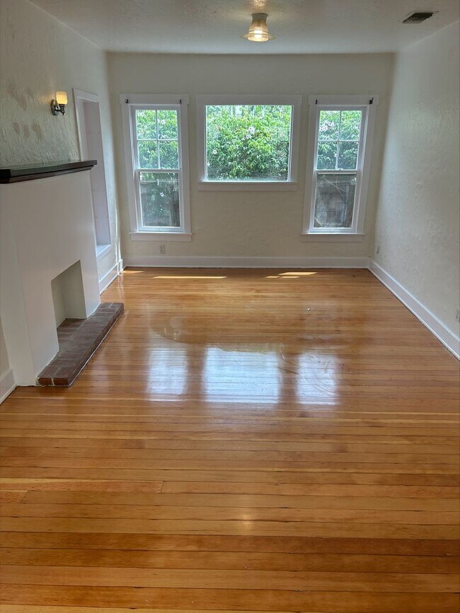 Building Photo - 2351-2353 OCEAN AVE.