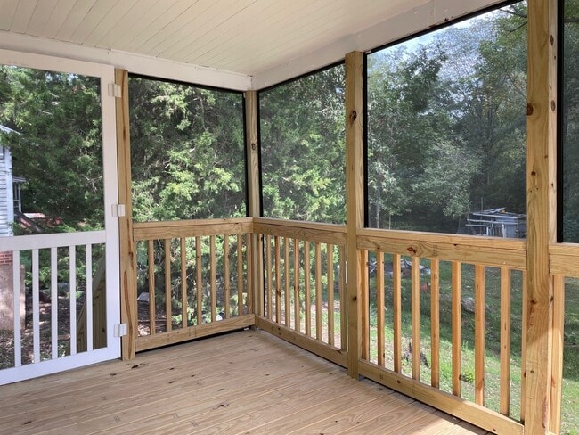 Building Photo - 3 BED, 1 BATH HOME IN ASHEBORO