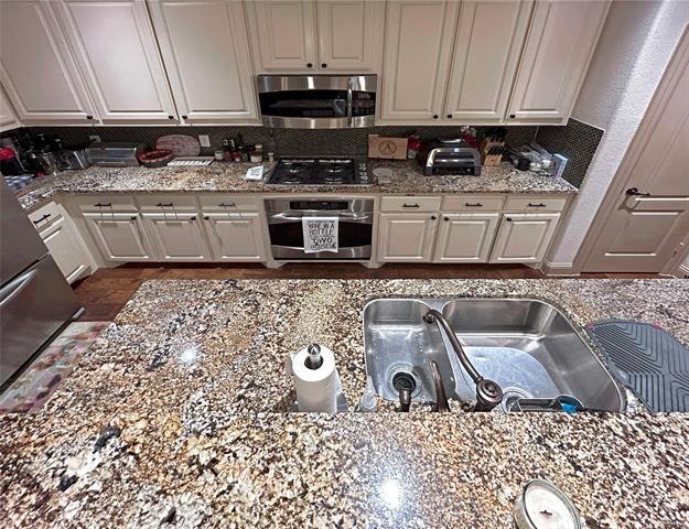 Building Photo - 4252 Riverview Dr