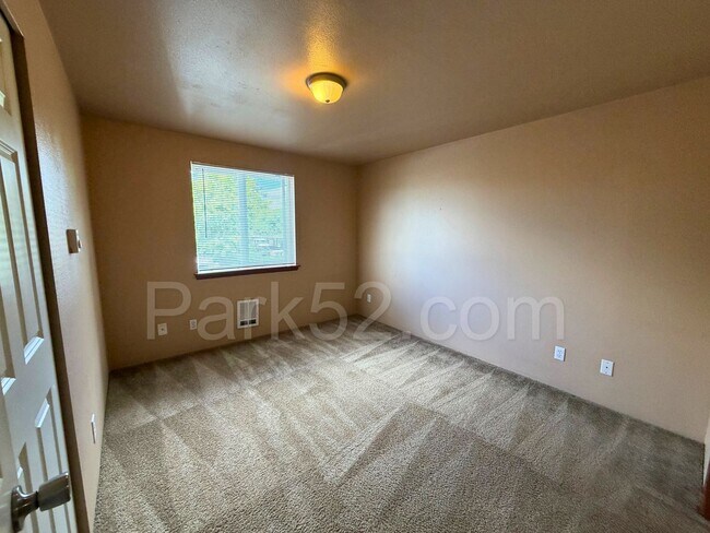 Building Photo - 17728 85th Ave Ct E