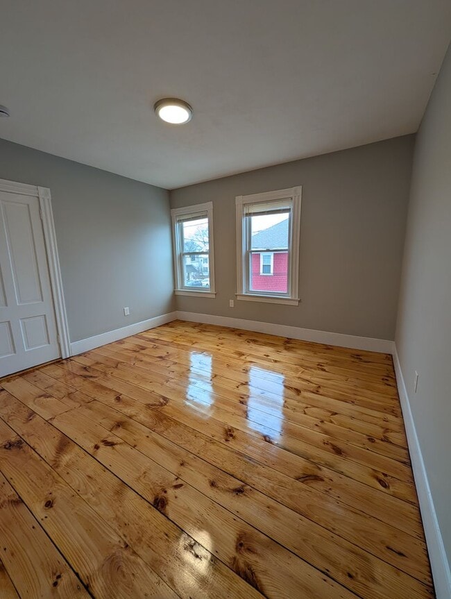 Building Photo - ? Recently Renovated 2-Bedroom Apartment ?