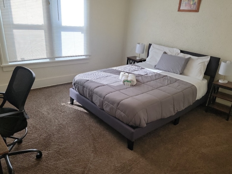 Building Photo - 74 S Anderson Ave