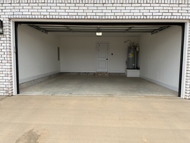 Building Photo - 3201 SW Lovely Ln