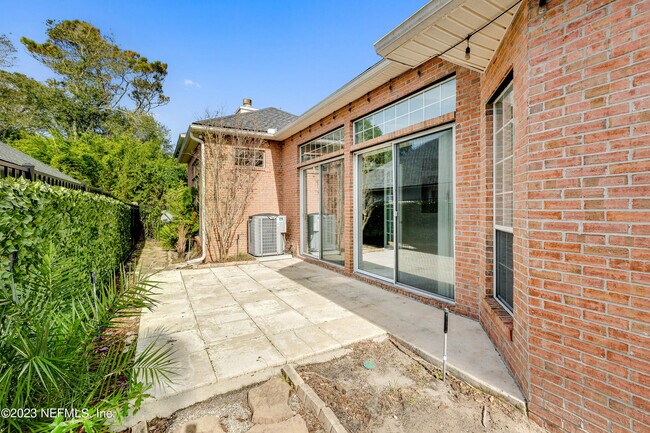 Building Photo - 429 Sea Spray Ln