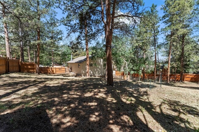 Building Photo - 417 N Coraline St