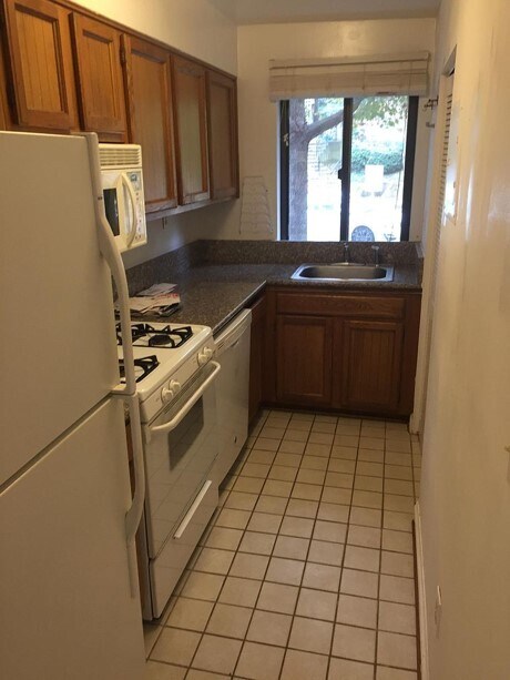 Kitchen - 3829 Davis Pl NW