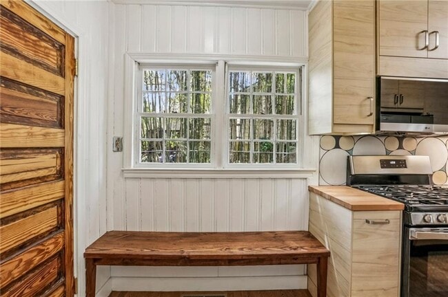 Building Photo - 1304 Conway Rd