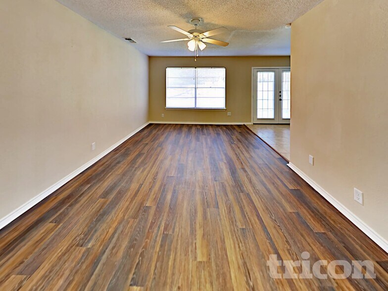Building Photo - 8415 Glen Echo