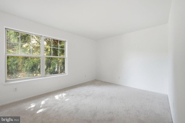 Building Photo - 1703 Ascot Way