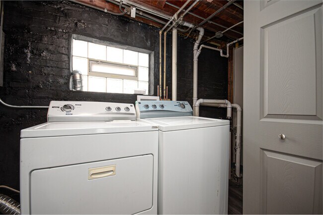 Building Photo - 5533 S Menard Ave