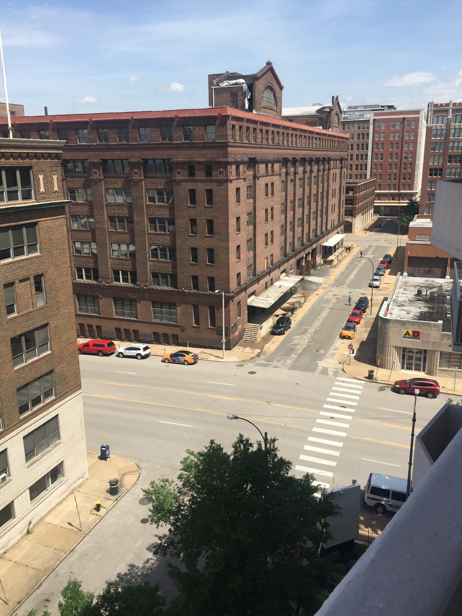 Building Photo - 210 N 17th St
