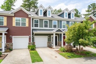 Building Photo - Like-New Townhome in Prime SW Durham Location!