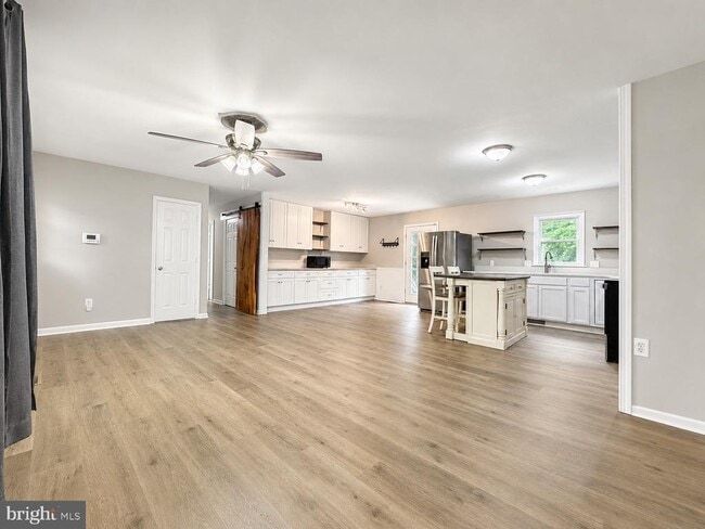 Building Photo - 15 English Oak Cir