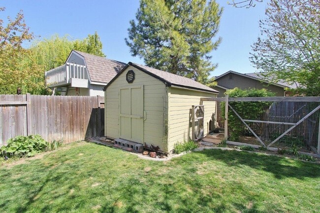 Building Photo - Your New Home Awaits in Bolder Creek! 4bed...