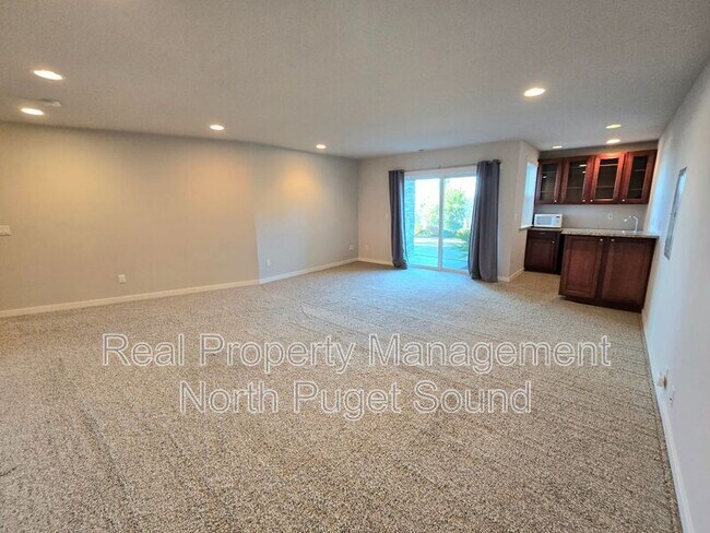 Building Photo - 11017 18th St NE