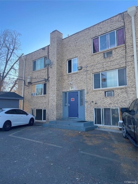 Building Photo - 1590 Clinton St