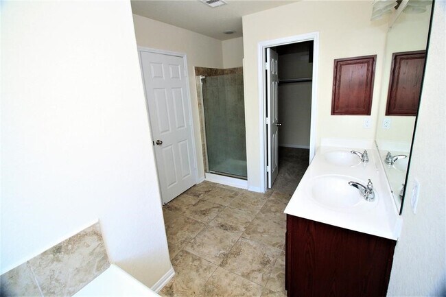 Building Photo - 16715 Lark Bunting Ln