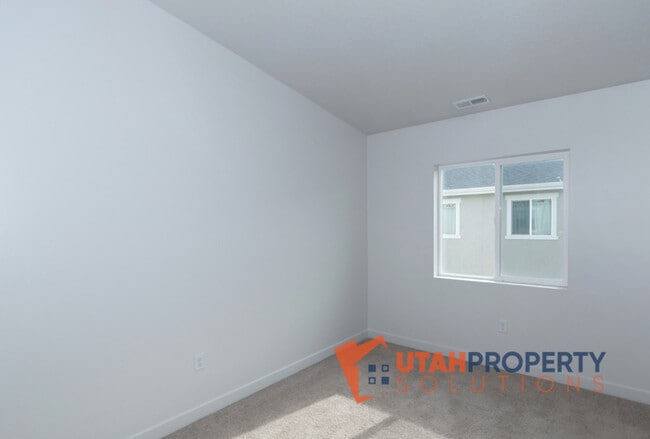 Building Photo - 1108 Emerald Pools Ln