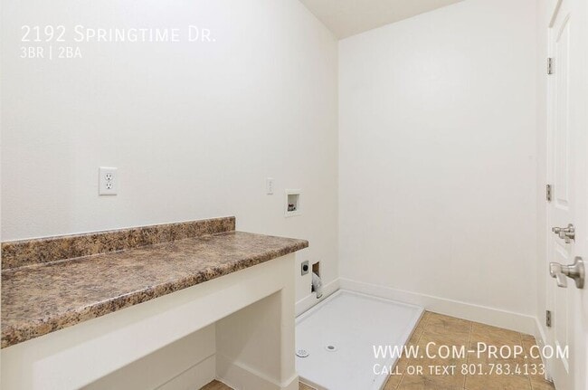 Building Photo - 2192 Springtime Dr