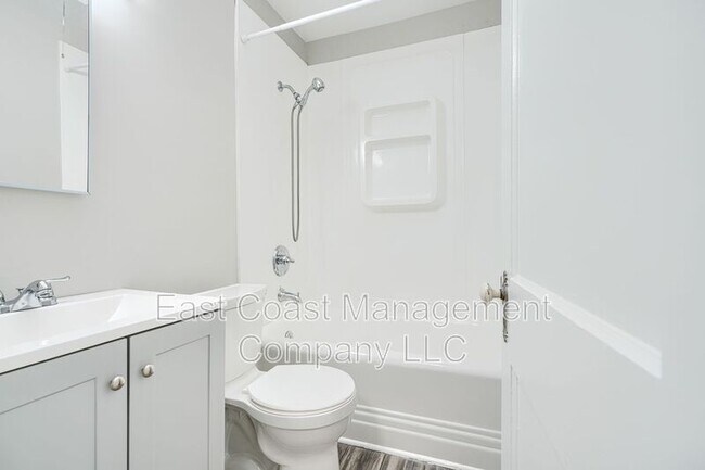 Building Photo - 2706 E Biddle St